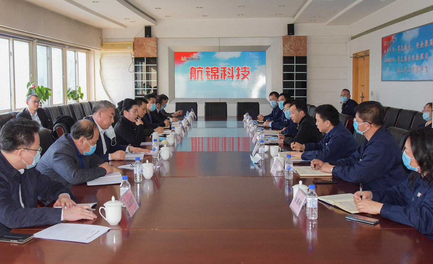 馮英副市長、陳遠(yuǎn)錦副市長來公司調(diào)研_副本.jpg